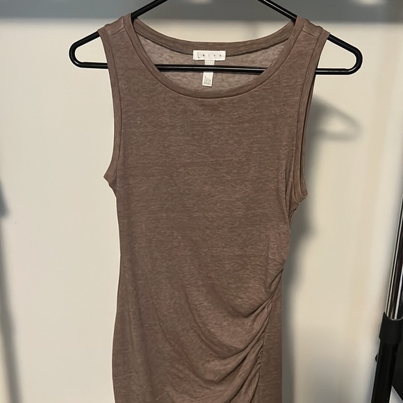 Gorgeous Simple Dress - Picture 2 of 6